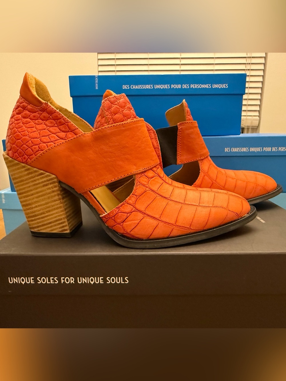 John Fluevog - Size 9 - Room 502 - Orange